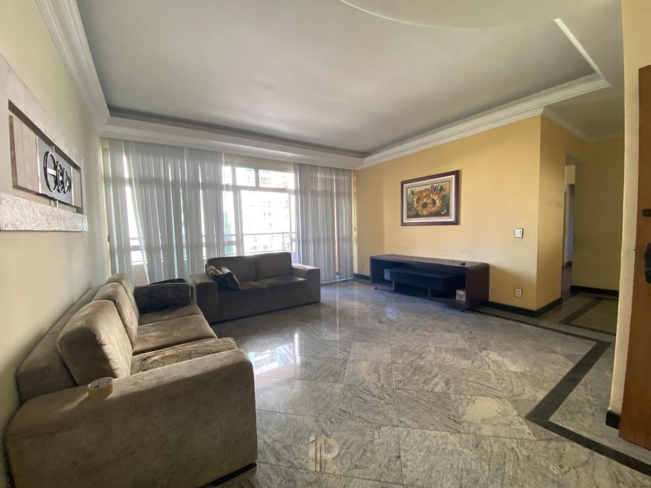 Apartamento com 4 quartos na Praia da Costa