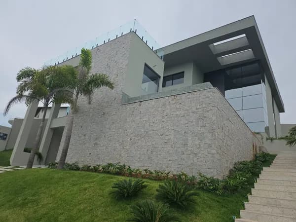 Casa de Alto Padrão em condomínio fechado Riviera Park