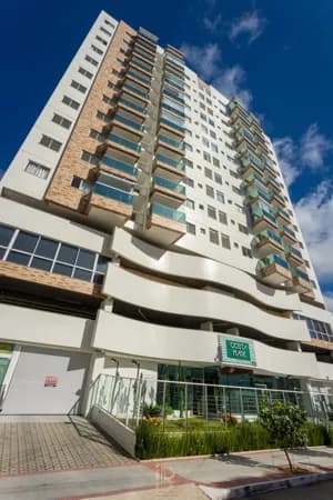 Apartamento Alto Padrão em Itapuã - 02 e 03 Quartos