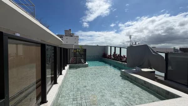 Apartamento Alto Padrão 2 Quartos com Suíte na Quadra do Mar em Itaparica