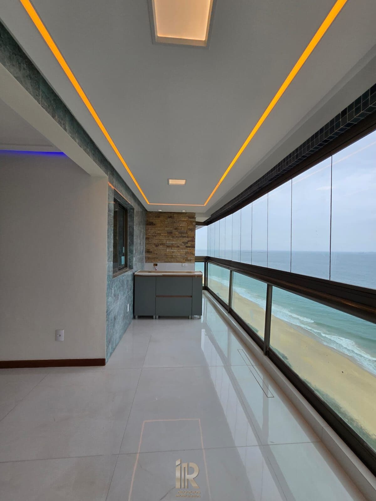 Apartamento com três quartos de frente para o mar de Itaparica