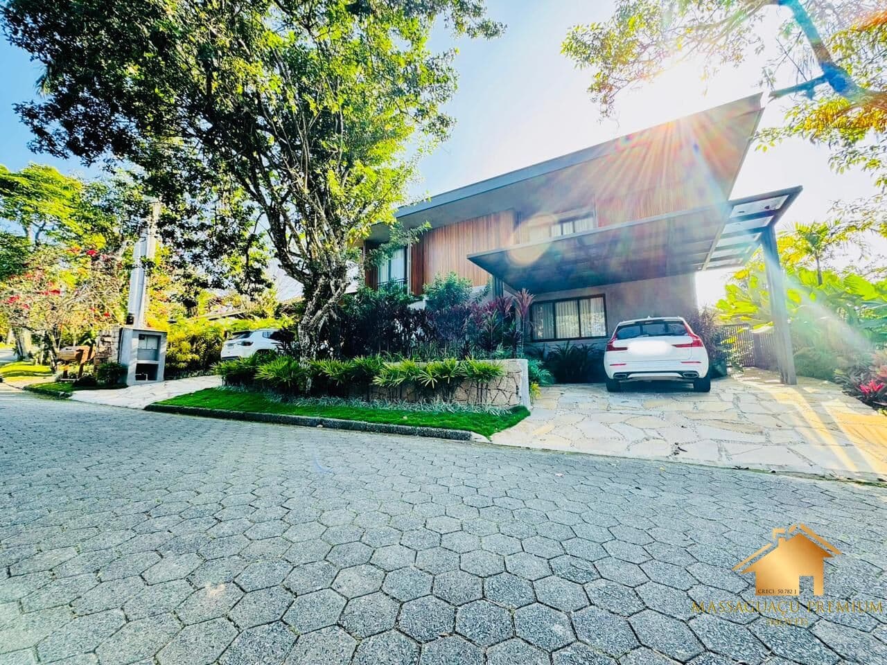 Casa Alto Padrão em condomínio Ubatuba