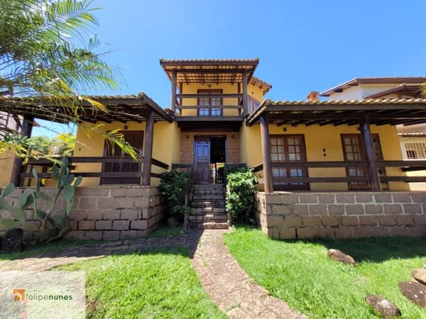 Casa com 4 dormitórios à venda