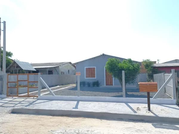SUPER BARBADA !! CASA DE DOIS DORMITÓRIOS NA PRAIA ! ACEITA FINANCIAMENTO DIRETO !!