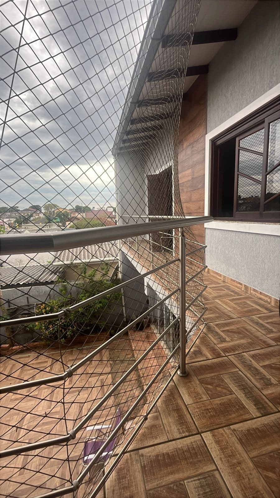 Sobrado Padrão com casa de Alvenaria !!! Excelente Localização !