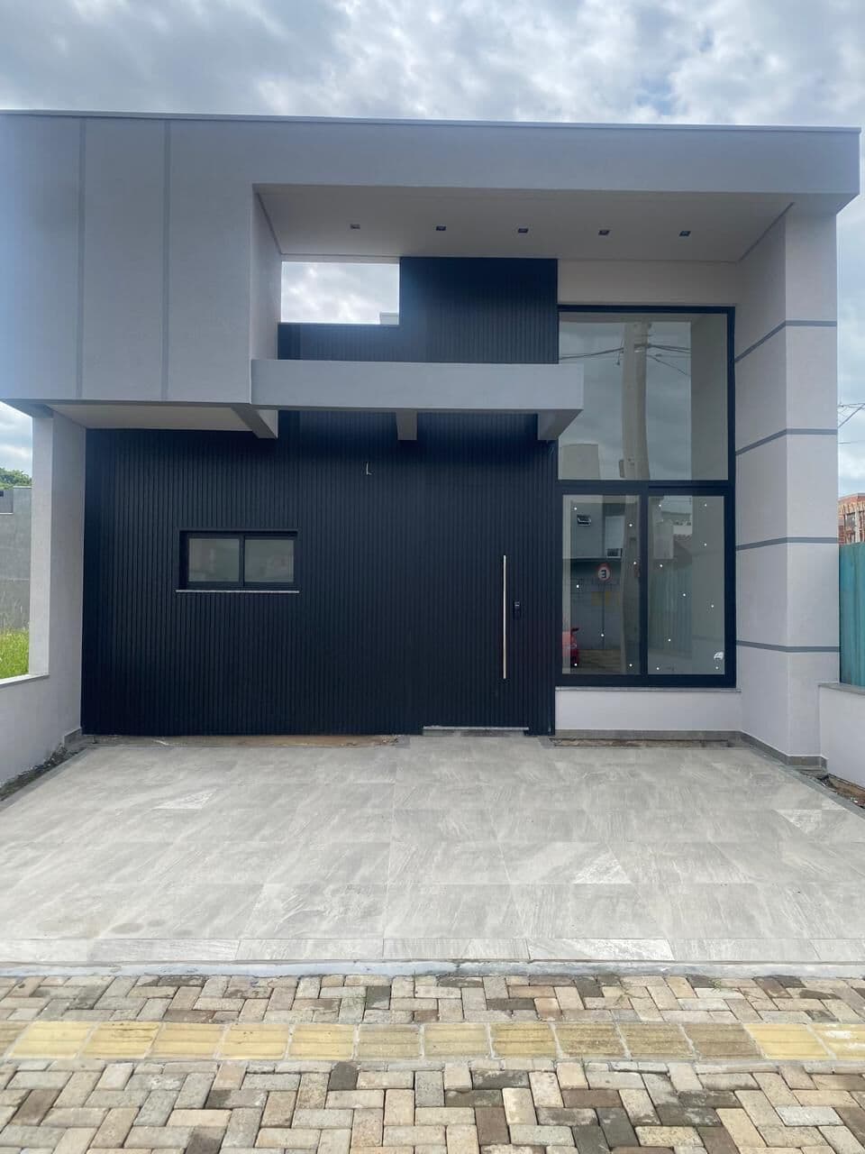 Casa de alto padrão no bairro Vale Ville, em Gravataí-RS