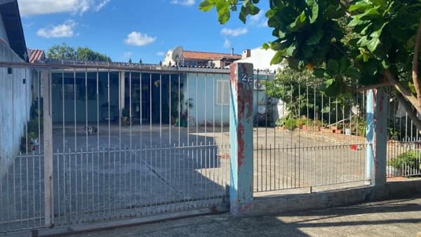 Casa Padrão para Venda em Parque da Matriz Cachoeirinha-RS
