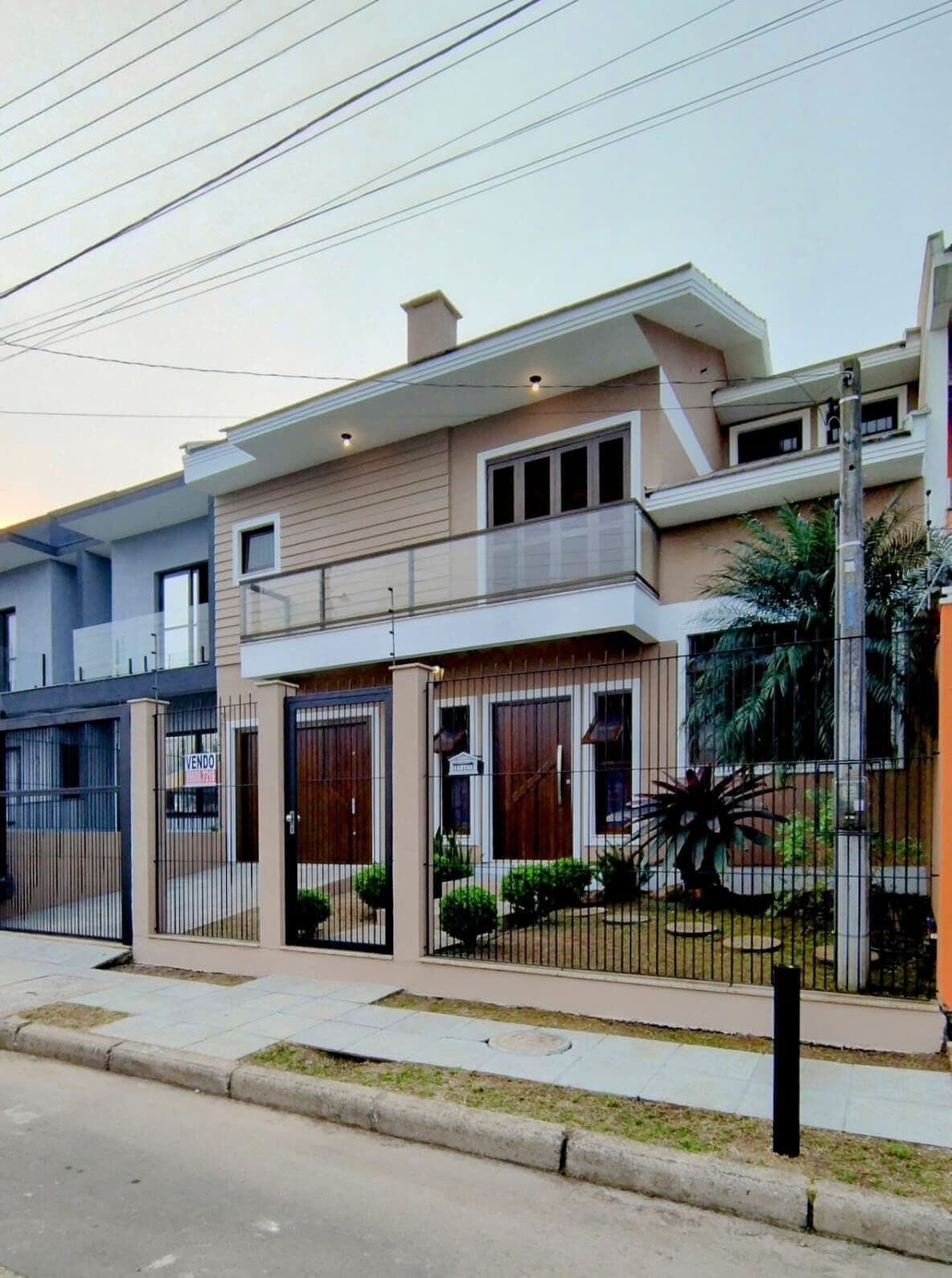 Linda Casa ! Alto Padrão em Vale do Sol, Cachoeirinha/RS