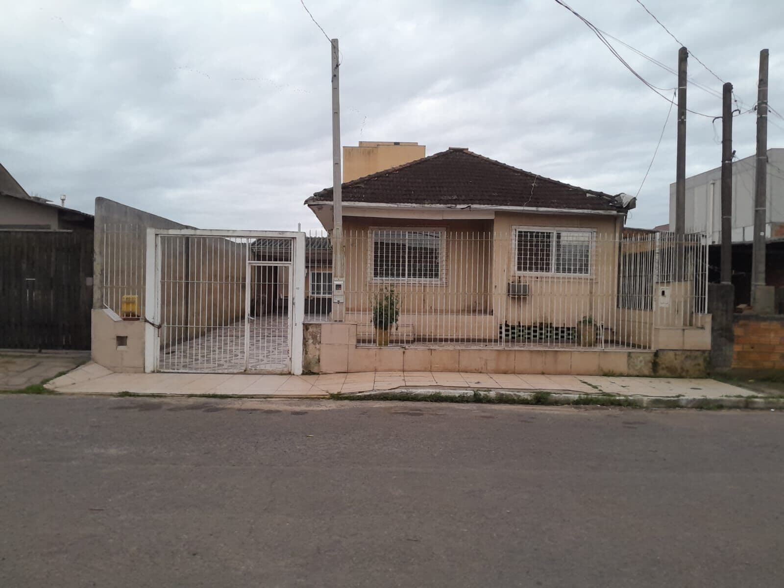 Casa Mista em Vila Eunice Velha, Cachoeirinha/RS