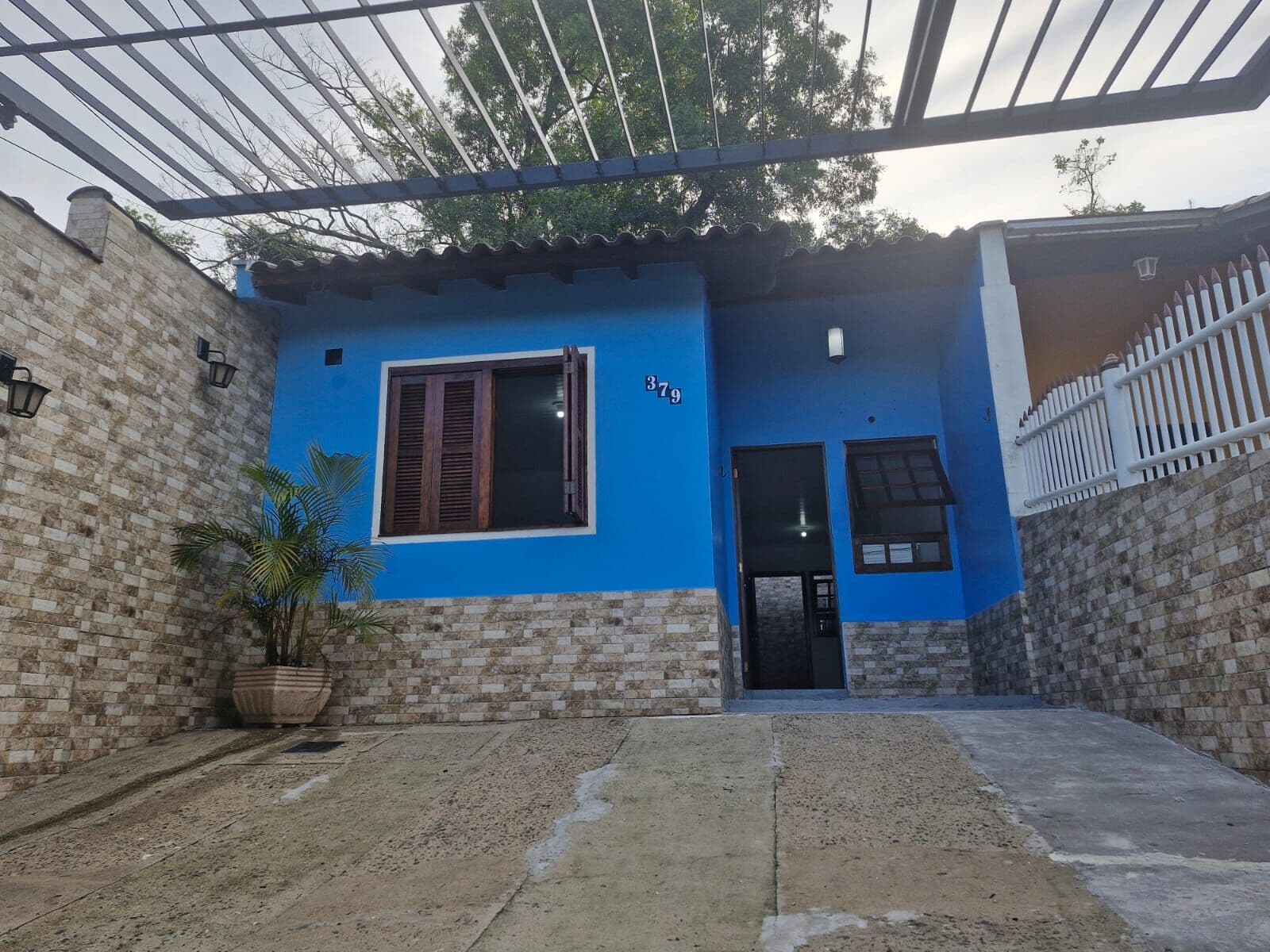 Casa 02 Dormitórios ! Ótima Localização !