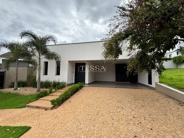 Casa Cond. Monte Alegre