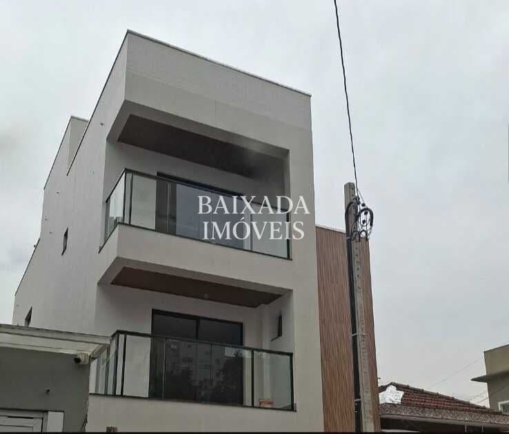 Casa Duplex no Embaré, 3 quartos /3 suítes piscina/ carregador carro Elétrico