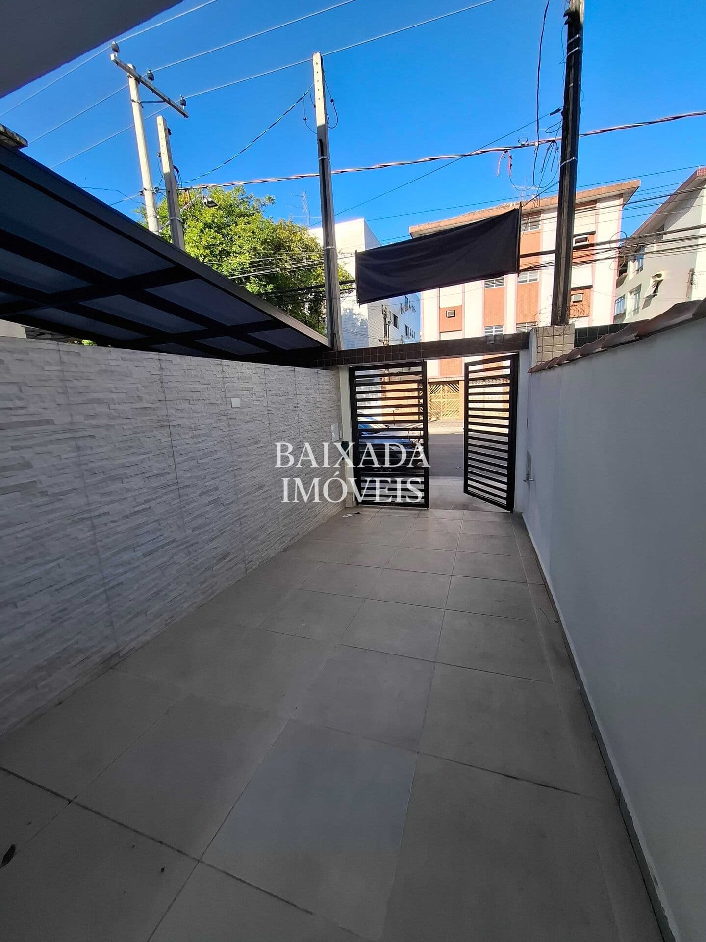 Casa Padrão baixa 2 quartos 2 suítes sala ampla cozinha