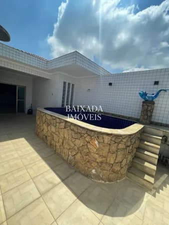 Casa Geminada em Embaré, 5 quartos /3 suites 2 vagas de garagem/piscina