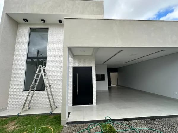 CASA NO BAIRRO ITAMARATY