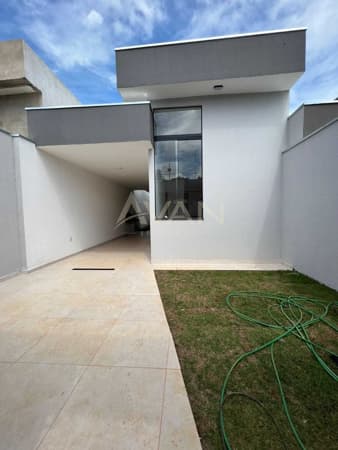 CASA NO RESIDENCIAL ARCO IRIS