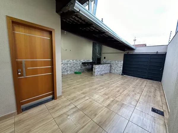 CASA NO BAIRRO ARCO-ÍRIS