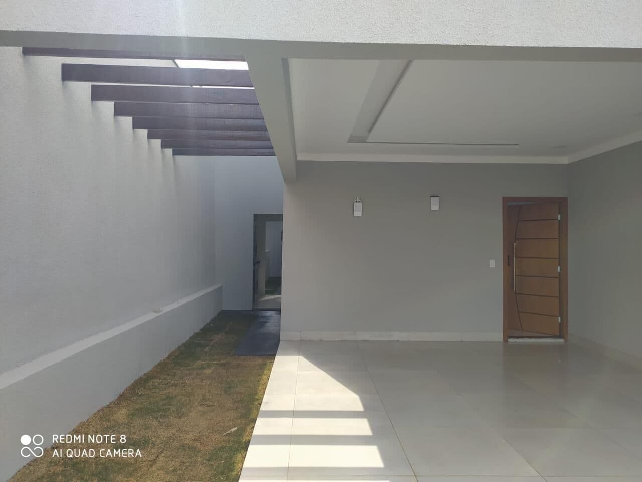 CASA NO BAIRRO ARCO-ÍRIS