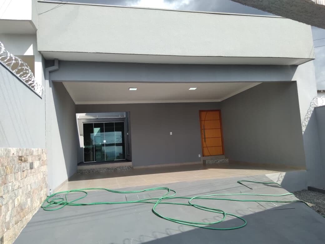 CASA NO BAIRRO PARQUE DAS NAÇÕES