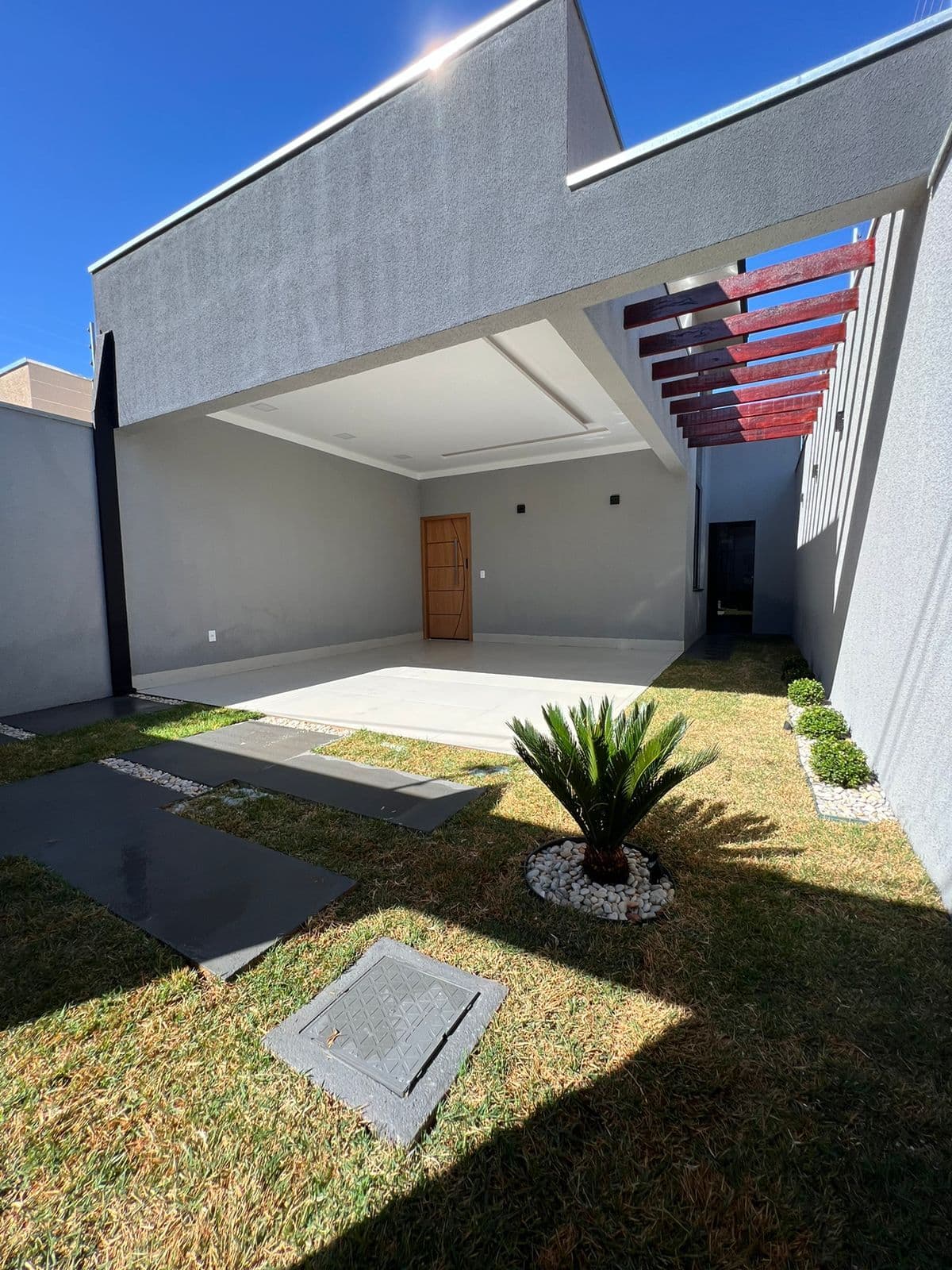 CASA NO BAIRRO FLOR DO CERRADO