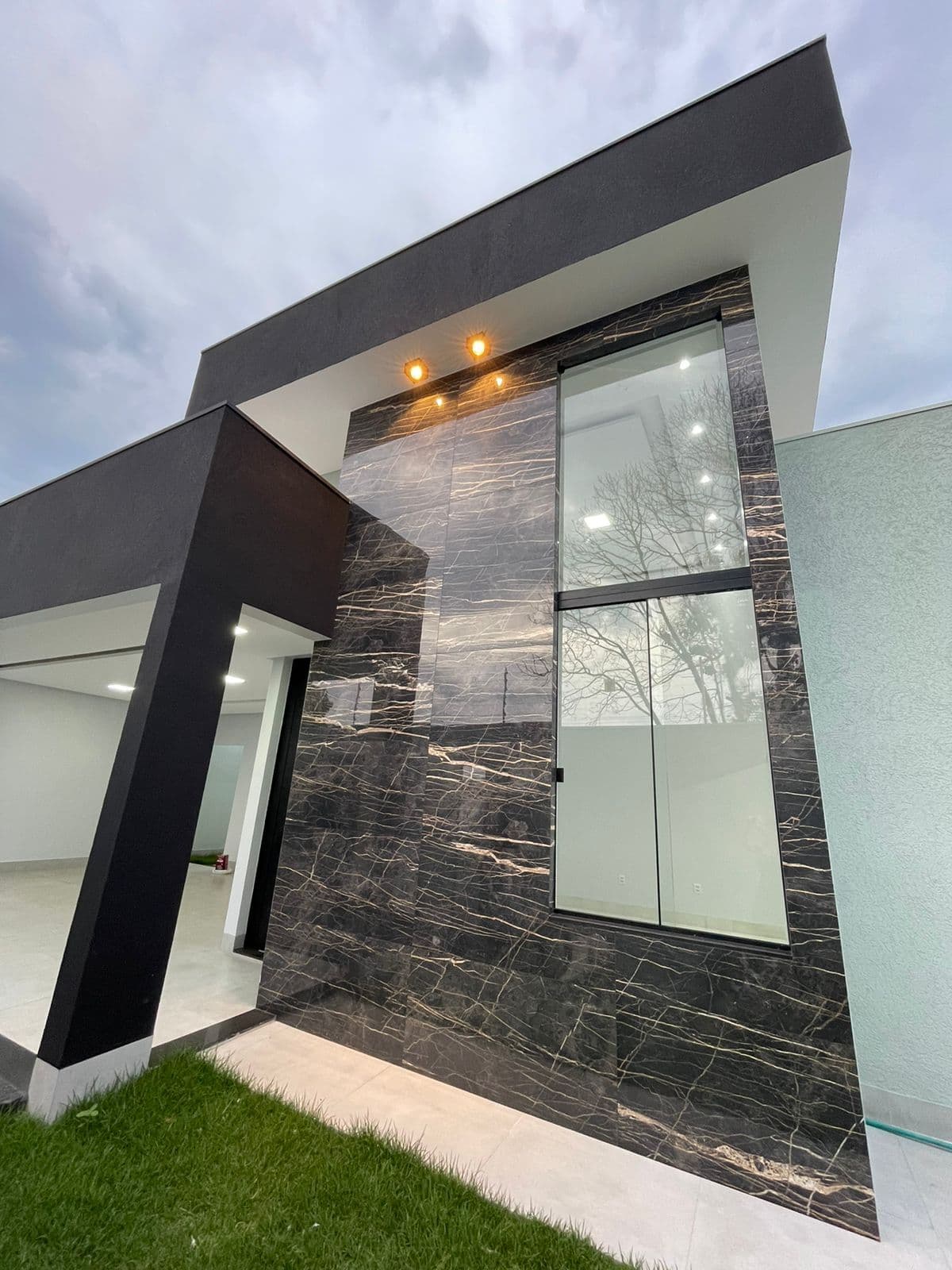 CASA NO BAIRRO ITAMARATY
