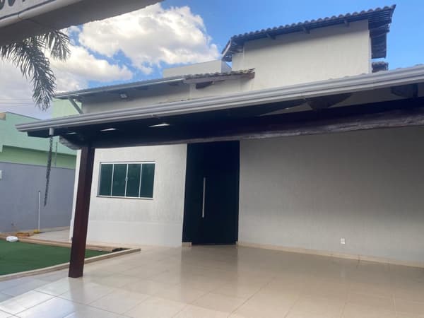 CASA NO BAIRRO PARQUE BRASILIA