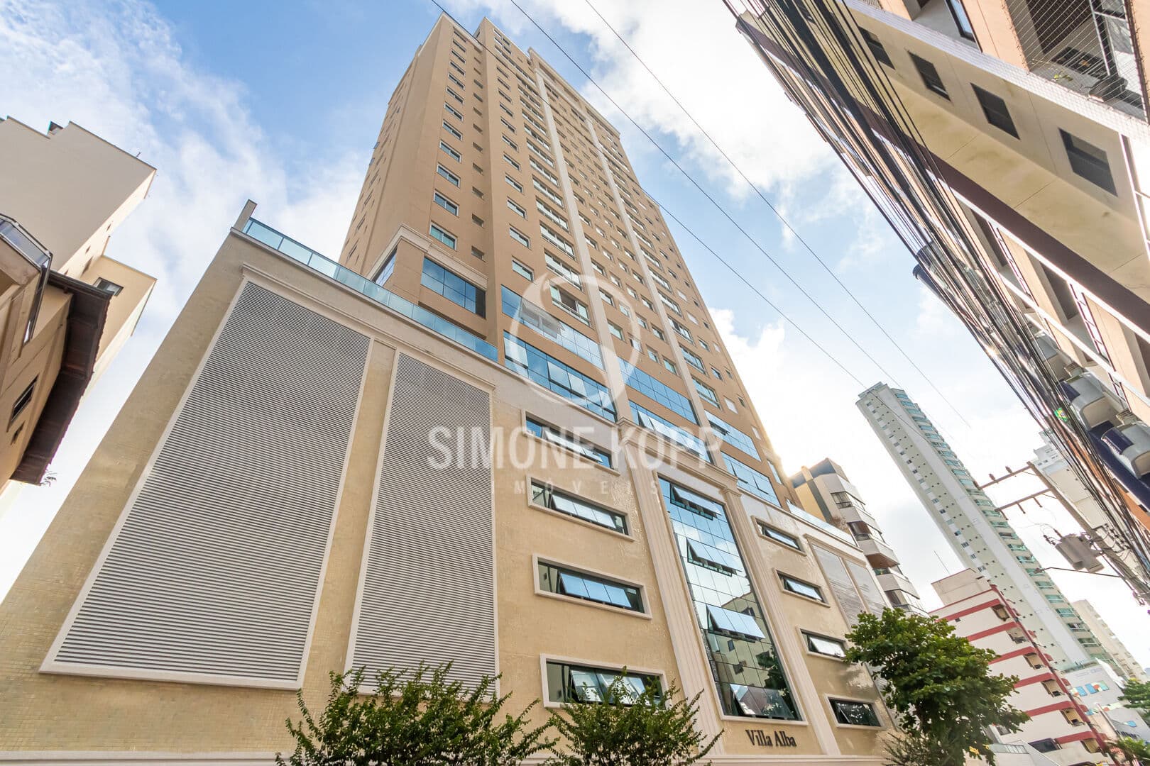 Apartamento 4 Suítes, Alto Padrão, pronto para morar, com lazer completo e próximo à praia em Balneário Camboriú