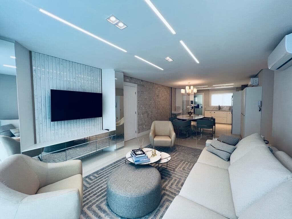 Apartamento mobiliado à venda na Barra Sul de Balneário Camboriú