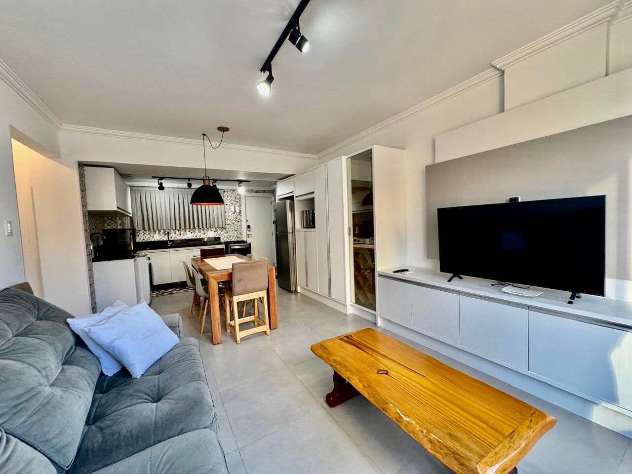 Lindo apartamento mobiliado em prédio beira mar de Balneário Camboriú!