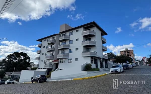 Amplo apartamento no Bosque, com DUAS VAGAS de garagem