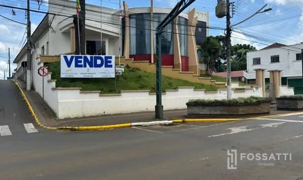 Terreno Urbano no Centro da Cidade. 4 esquinas.