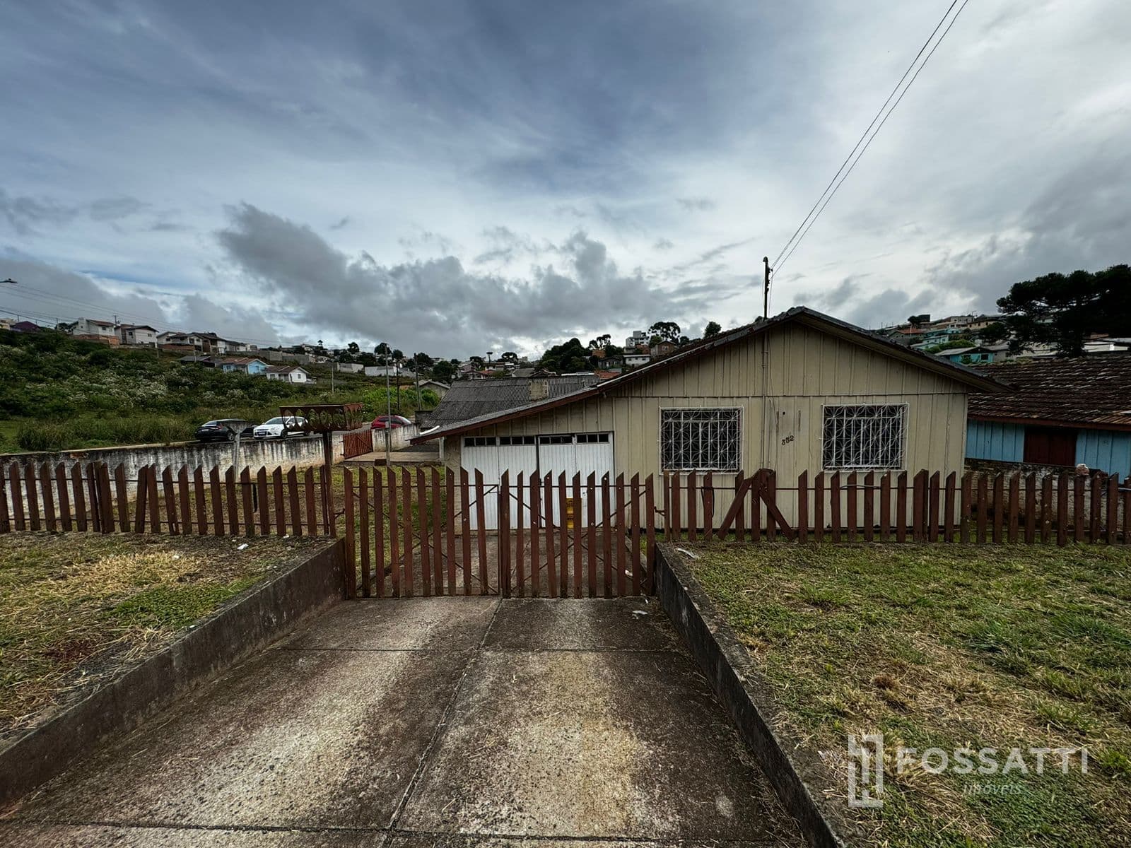 Terreno com Duas Casas