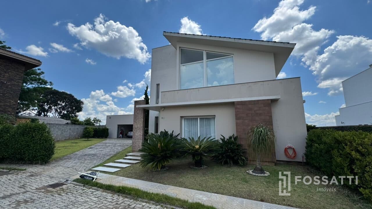 Casa Alto Padrão Cond. Fechado