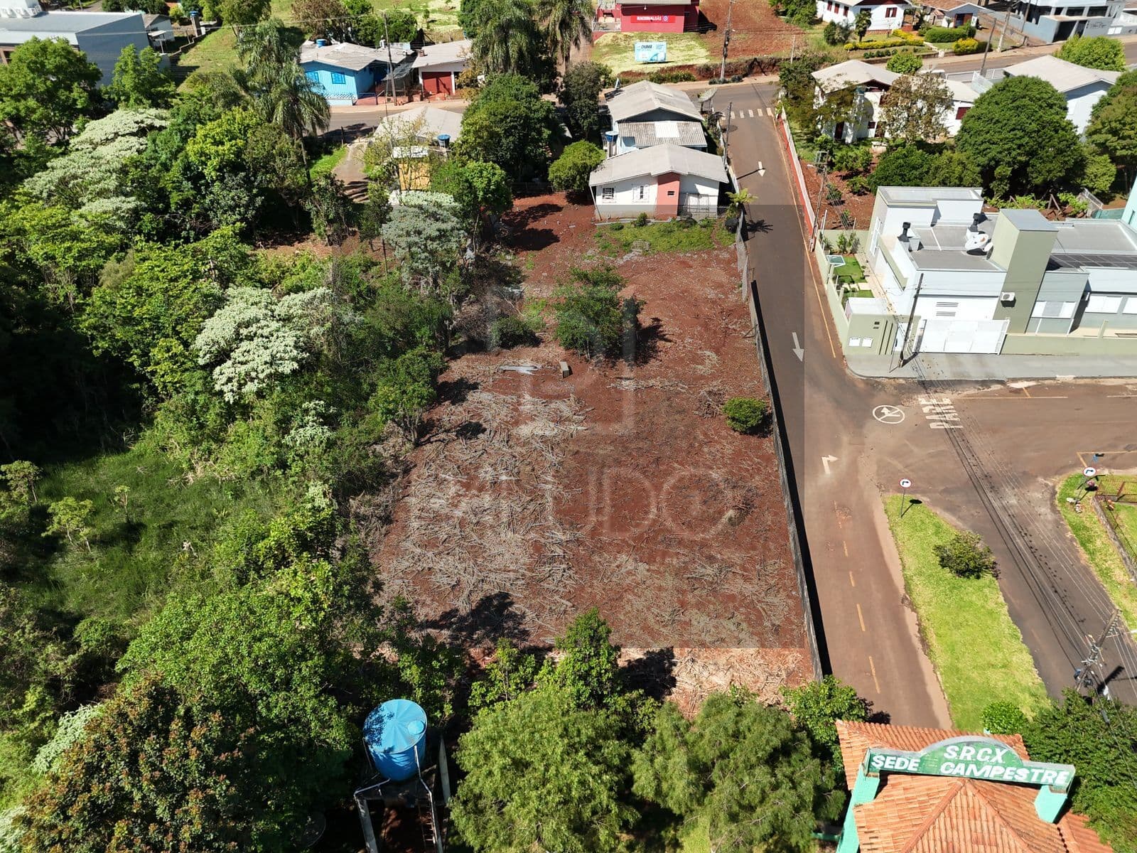 Amplo terreno
