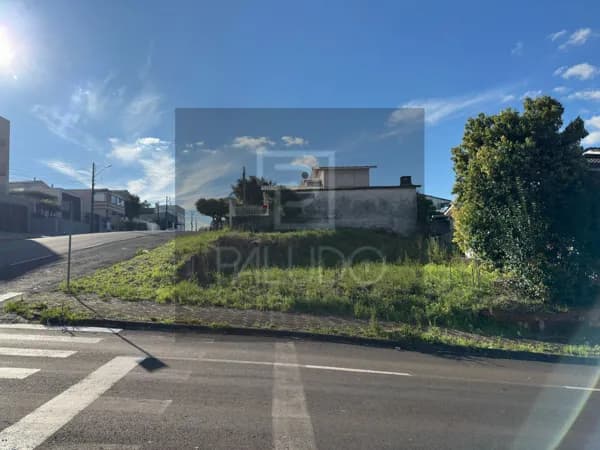 Excelente terreno de esquina