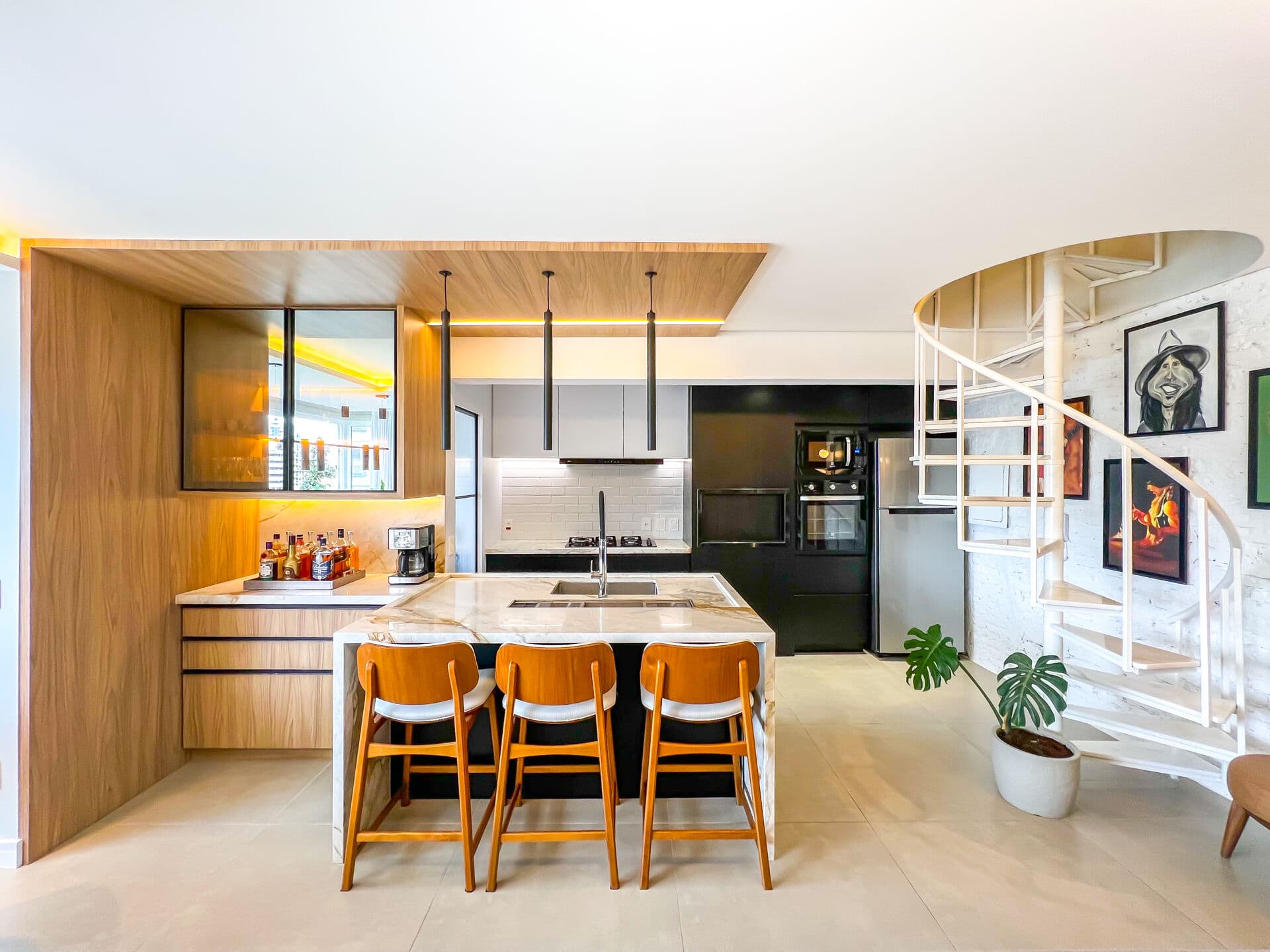 Cobertura Duplex com 2 suítes no bairro Mont Serrat