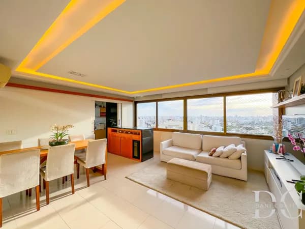 Apartamento 3 dormitórios andar alto com vista no bairro Petrópolis