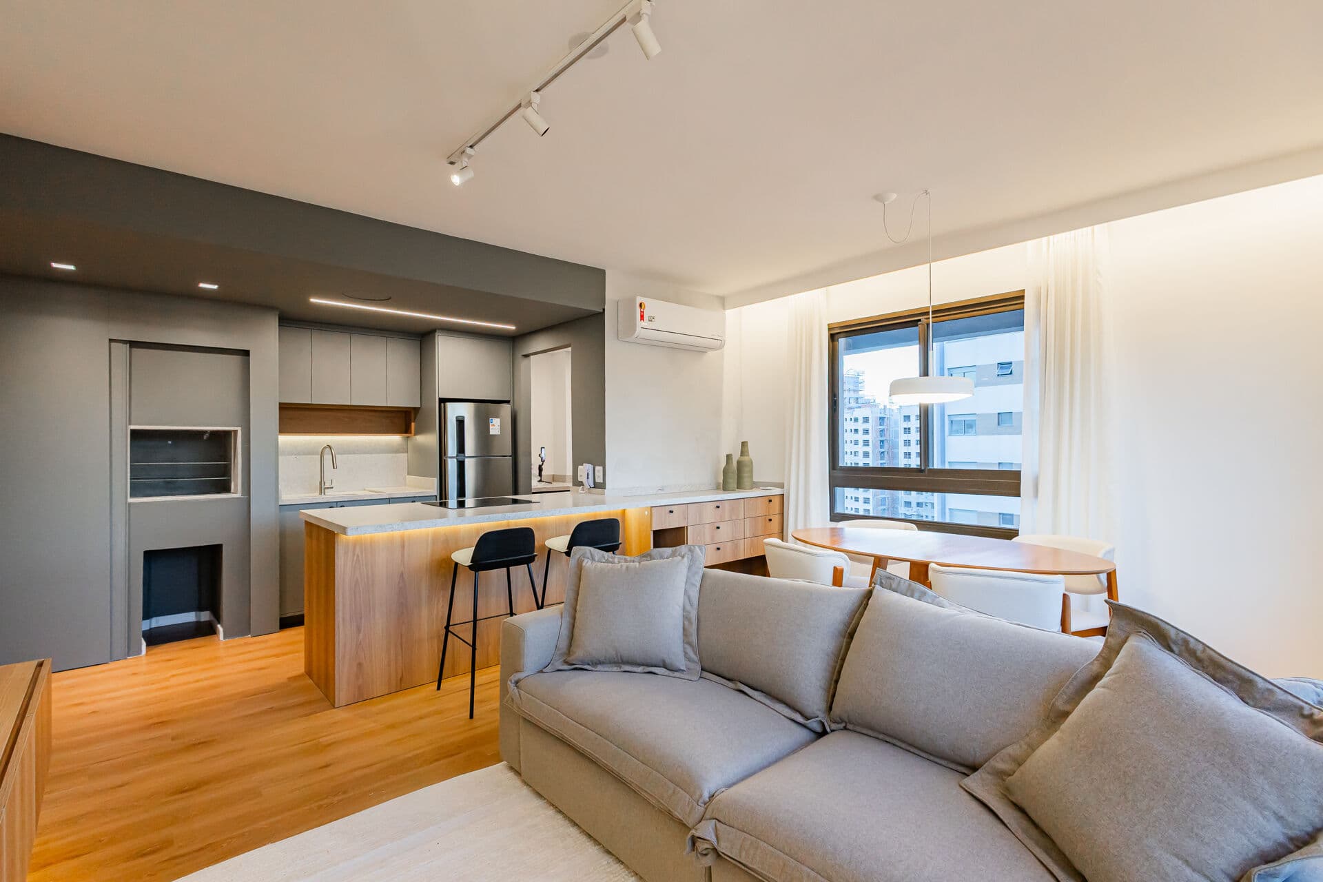 Apartamento 2 suítes novo e mobiliado no bairro Rio Branco