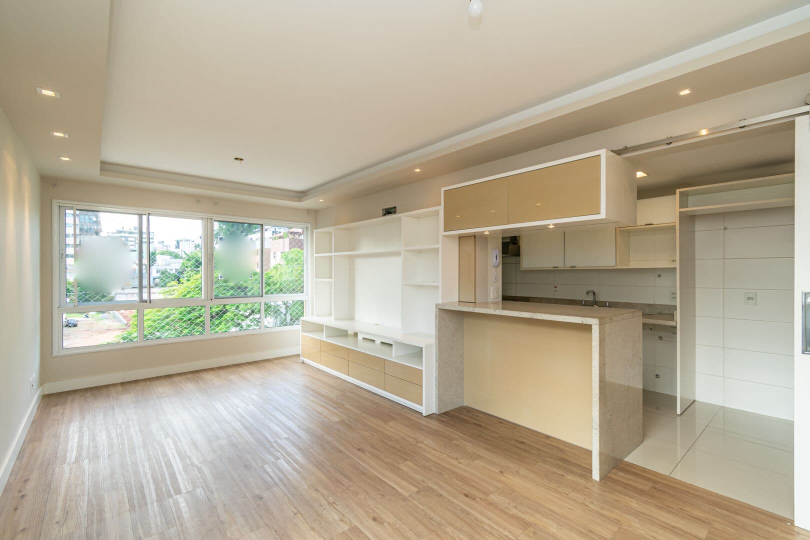 Apartamento 3 dormitórios com 90m² - Semi mobiliado!!!