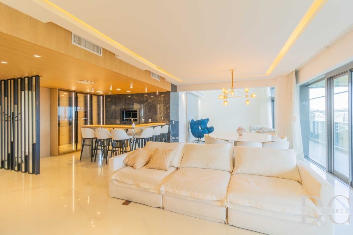 Apartamento 4 suítes em andar alto no bairro Jardim Europa