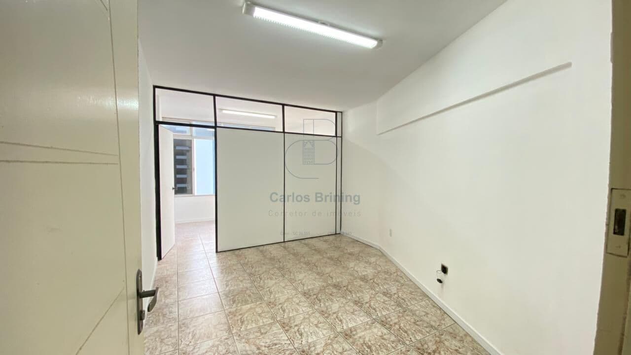 *Sala para alugar 27 m² privativos, com 1 banheiro - sem vaga de garagem - Itajaí - SC*
