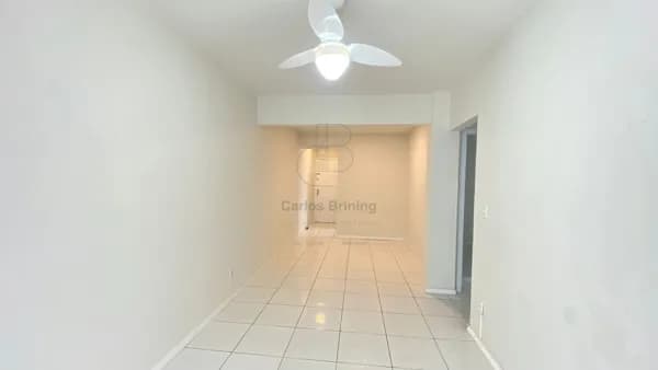 *Apartamento para locação anual - 1º Andar - 2 dormitórios - Centro - Itajaí - SC*