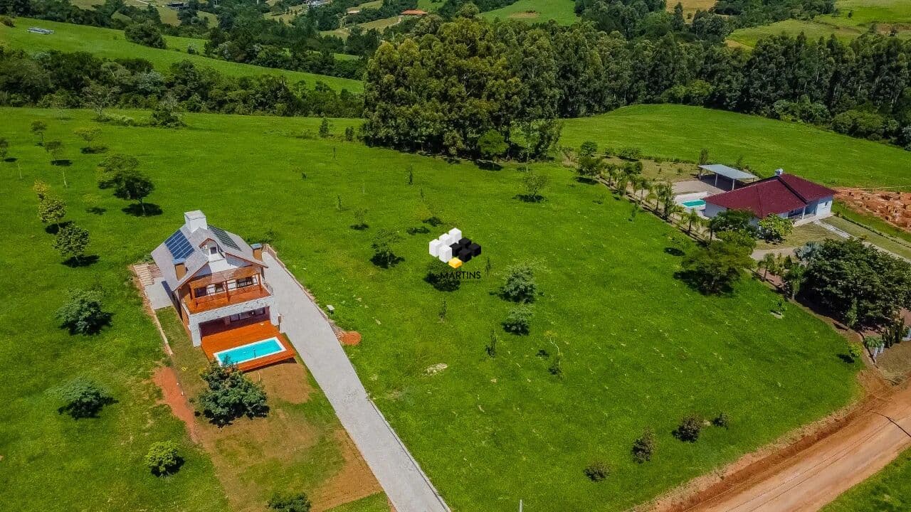Terreno a Venda em Condomínio Clube em Novo Hamburgo com Baia para Cavalo