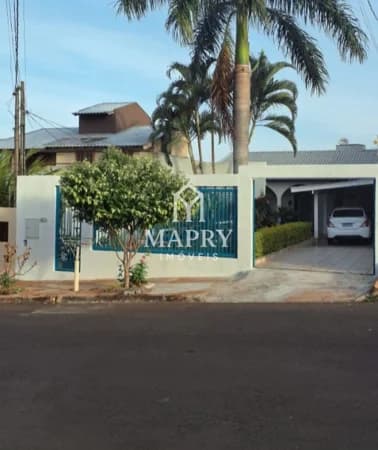 Casa à venda no bairro Santa Mônica em Londrina/PR
