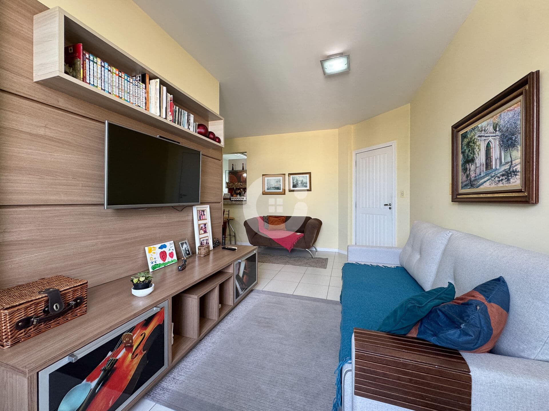 Apartamento de 3 quartos (1 suíte) e 2 vagas no Centro de Tubarão