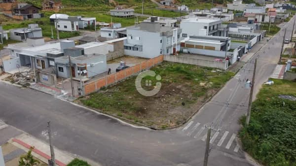 Terreno de esquina no Loteamento Parque das Orquídeas