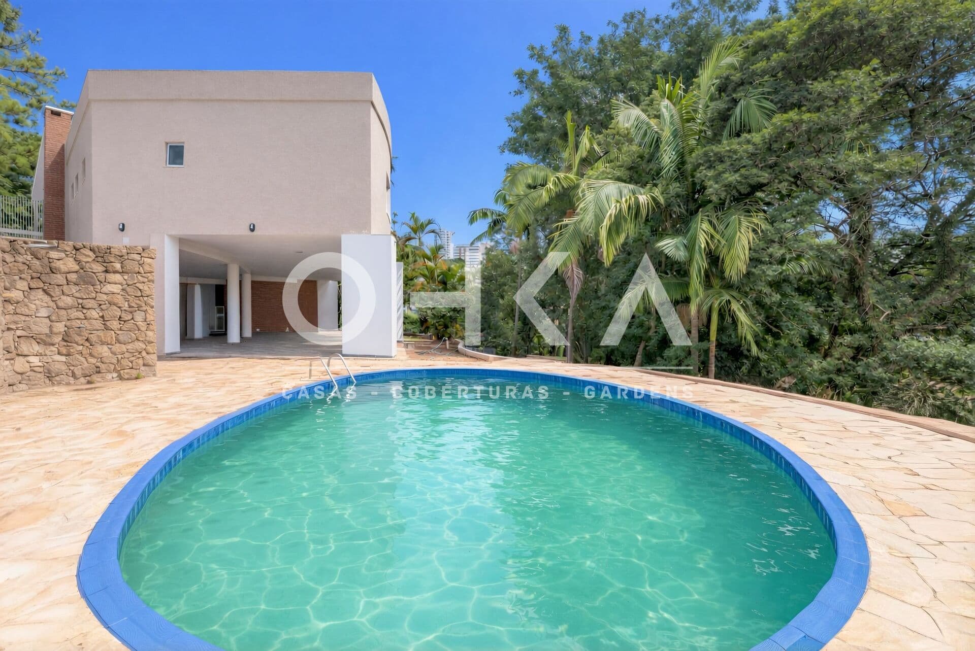 Casa Reformada com Vista Panorâmica