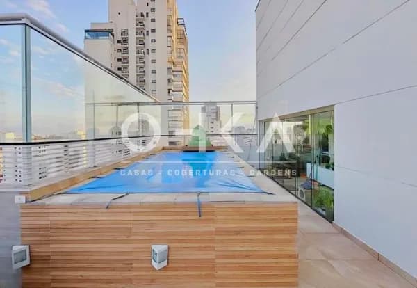 Confortável cobertura com vista aberta