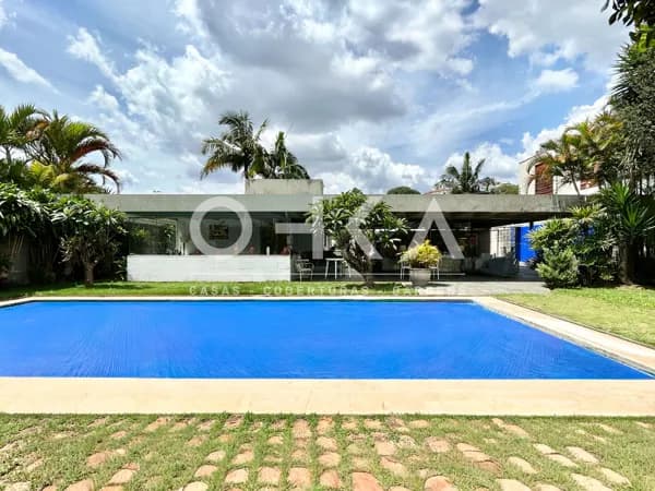 Casa Térrea Brutalista