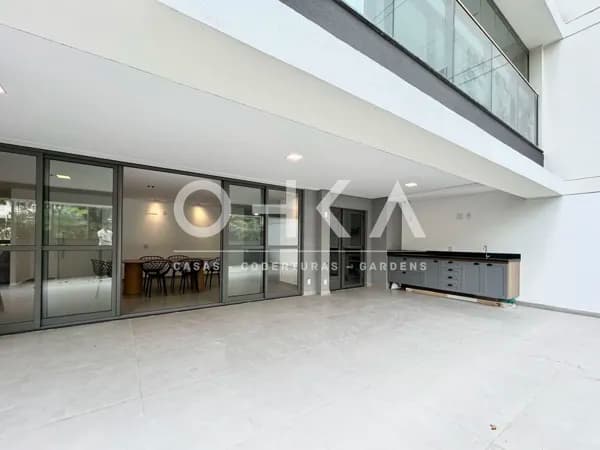 Garden Moderno com Ampla Área Externa